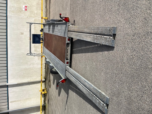 Brian James A4 – 4.5m x 2.0m + Tyre Rack photo 4 — for hire in Plymouth